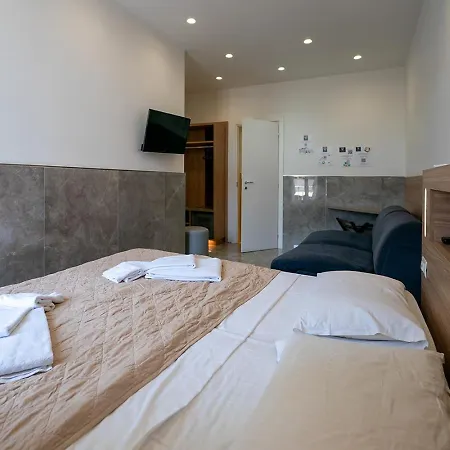 Greros Toledo H Historical Center In Naples, By Clapa Group Dislocated Hospitality 3* Neapol