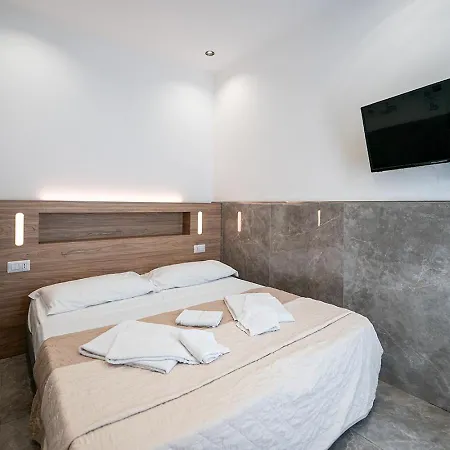 Penzion Greros Toledo H Historical Center In Naples, By Clapa Group Dislocated Hospitality