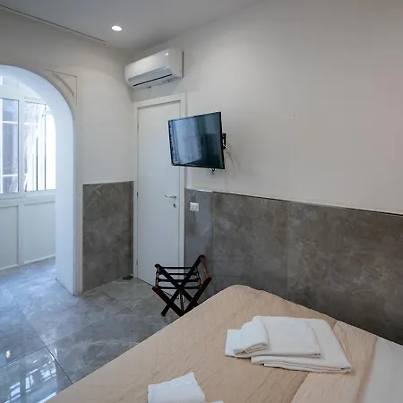 Greros Toledo H Historical Center In Naples, By Clapa Group Dislocated Hospitality 3* Neapol