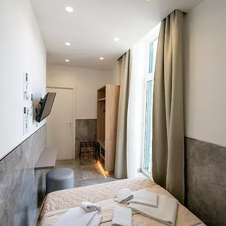 Penzion Greros Toledo H Historical Center In Naples, By Clapa Group Dislocated Hospitality Neapol