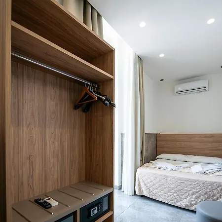 Penzion Greros Toledo H Historical Center In Naples, By Clapa Group Dislocated Hospitality Neapol